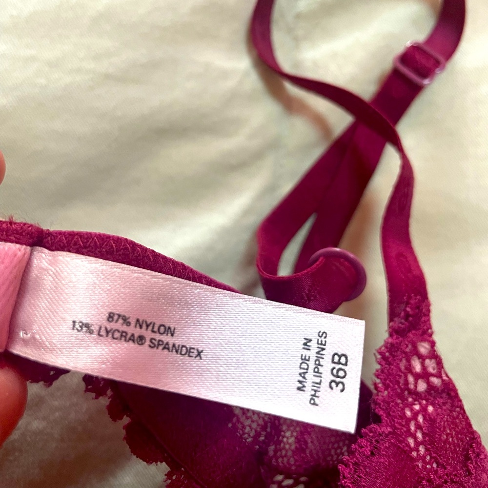 Victoria's Secret Lace bra - Picture 2 of 3